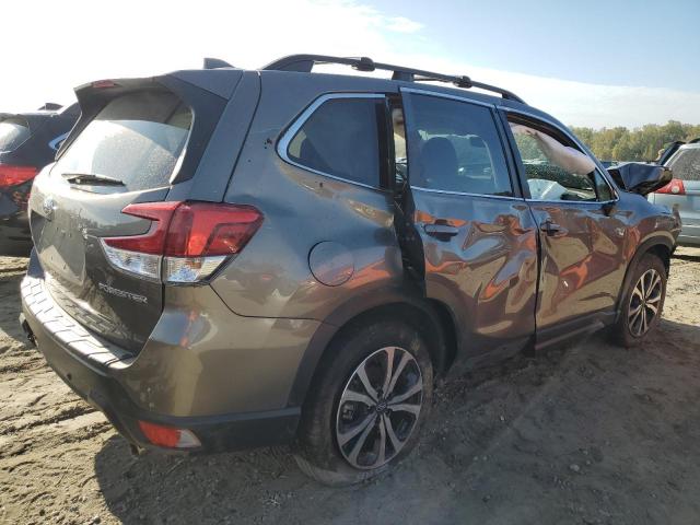 JF2SKAUC6KH532775 - 2019 SUBARU FORESTER LIMITED GRAY photo 3