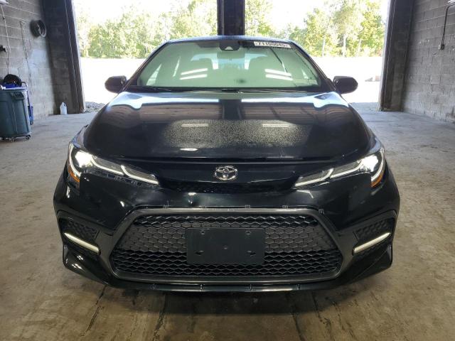 5YFS4MCE7MP066066 - 2021 TOYOTA COROLLA SE შავი ფოტო 5