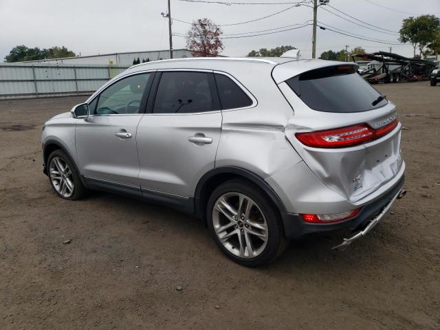 5LMCJ3D91HUL11499 - 2017 LINCOLN MKC RESERVE SILVER photo 2