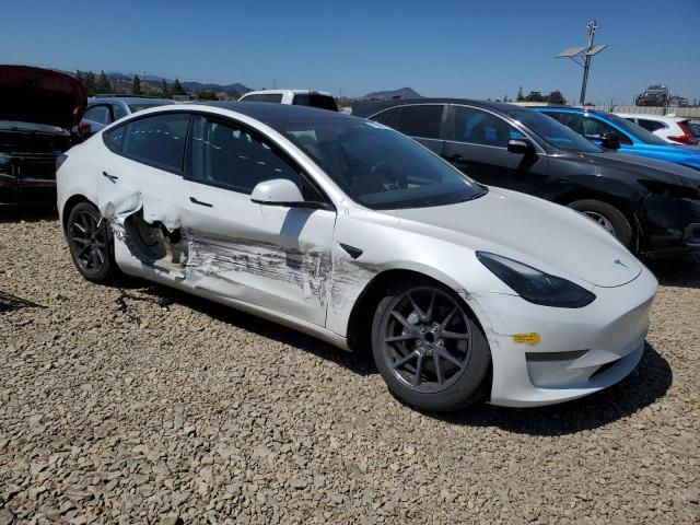 5YJ3E1EA2MF070726 - 2021 TESLA MODEL 3 WHITE photo 4
