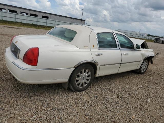 1LNHM81W27Y623751 - 2007 LINCOLN TOWN CAR SIGNATURE WHITE photo 3