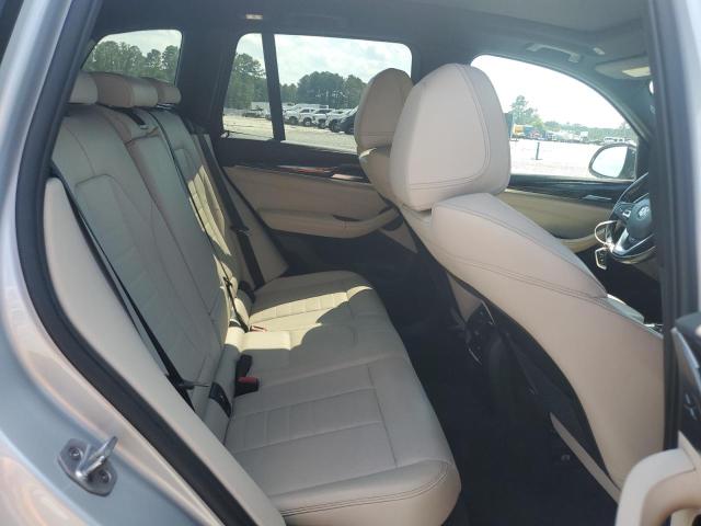 5UXTR9C54JLC73071 - 2018 BMW X3 XDRIVE30I SILVER photo 11