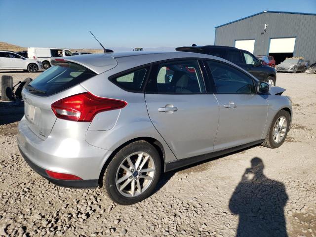 1FADP3K24FL327172 - 2015 FORD FOCUS SE SILVER photo 3