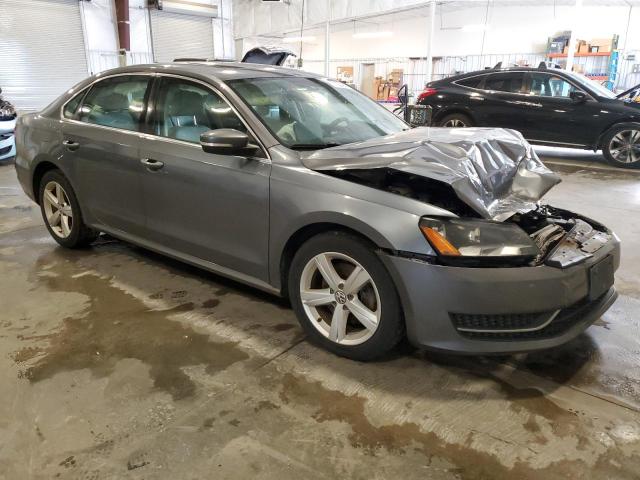 1VWBN7A33DC116225 - 2013 VOLKSWAGEN PASSAT SE Boz foto 4