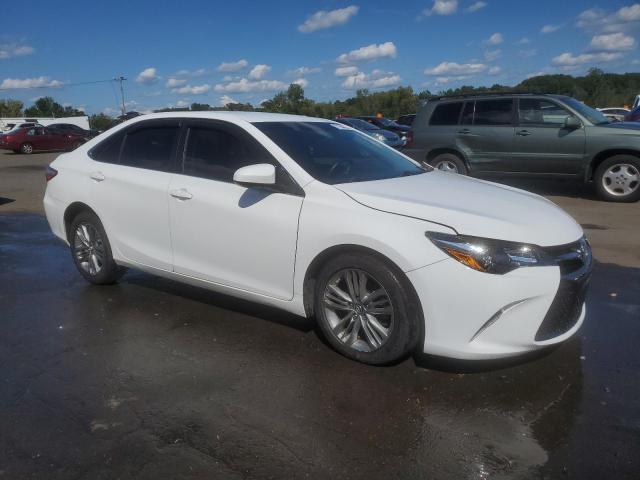 4T1BF1FK8HU435466 - 2017 TOYOTA CAMRY LE WHITE photo 4