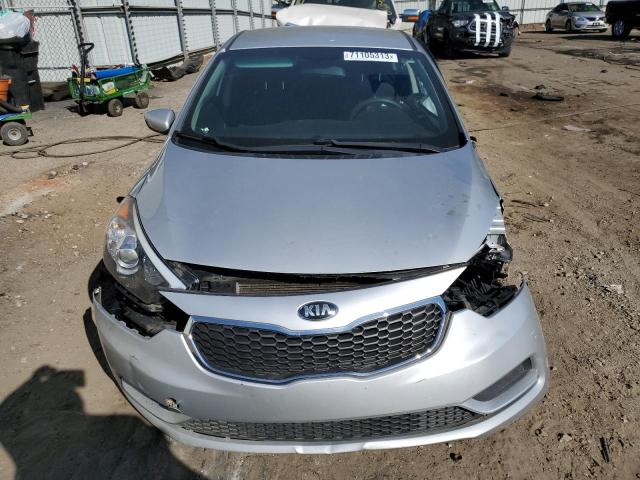 KNAFK4A63G5604201 - 2016 KIA FORTE LX SILVER photo 5