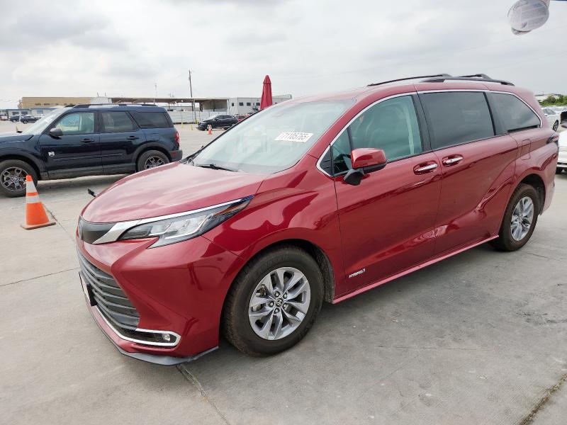 2021 TOYOTA SIENNA XLE, null