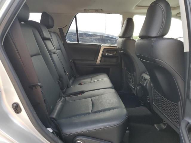 JTEBU5JR9K5686919 - 2019 TOYOTA 4RUNNER SR5/SR5 PREMIUM Srebrny zdjęcie 11