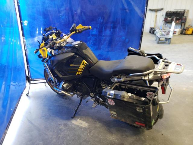 WB10M1303N6F06738 - 2022 BMW R 1250 GS ADVENTURE TWO TONE photo 3