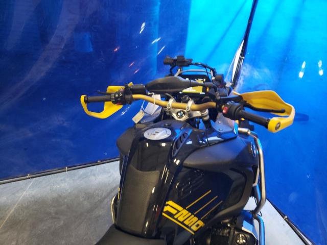 WB10M1303N6F06738 - 2022 BMW R 1250 GS ADVENTURE TWO TONE photo 5