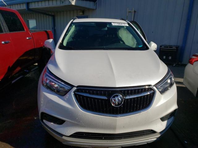 KL4CJASB2JB691577 - 2018 BUICK ENCORE PREFERRED WHITE photo 5