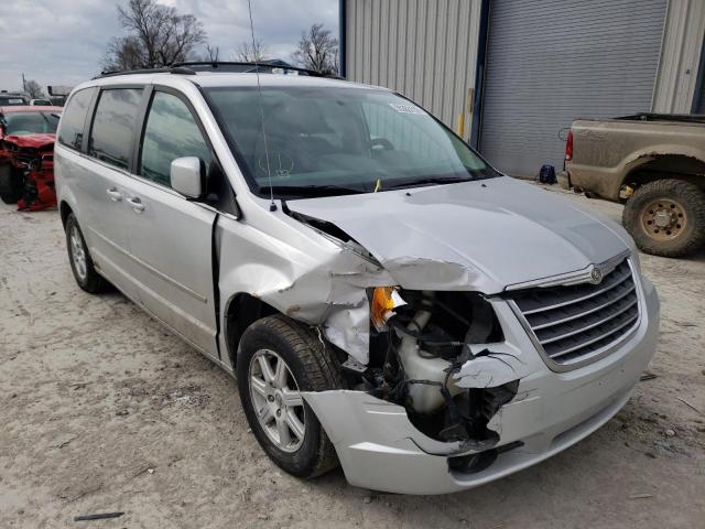 2A4RR5D1XAR451127 - 2010 CHRYSLER TOWN & COU TOURING SILVER photo 1