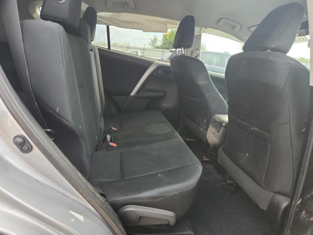 2T3BFREV7HW593654 - 2017 TOYOTA RAV4 LE 银色 照片 10