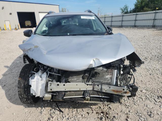 2T3BFREV7HW593654 - 2017 TOYOTA RAV4 LE 银色 照片 5