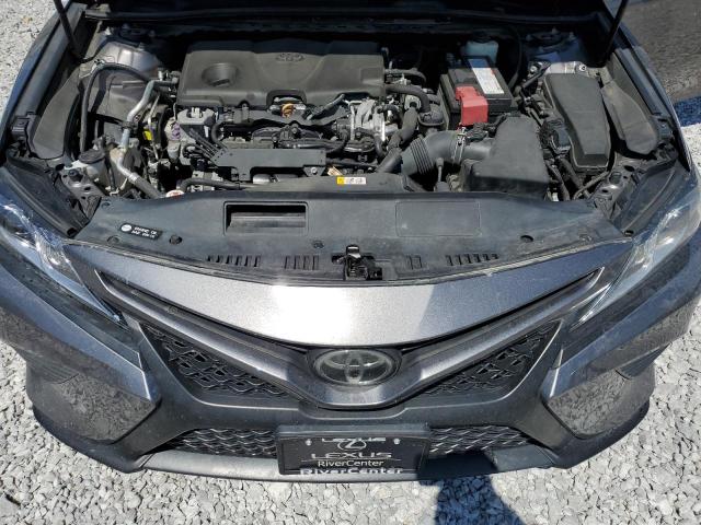 4T1B11HK8JU667034 - 2018 TOYOTA CAMRY L 灰色 照片 11