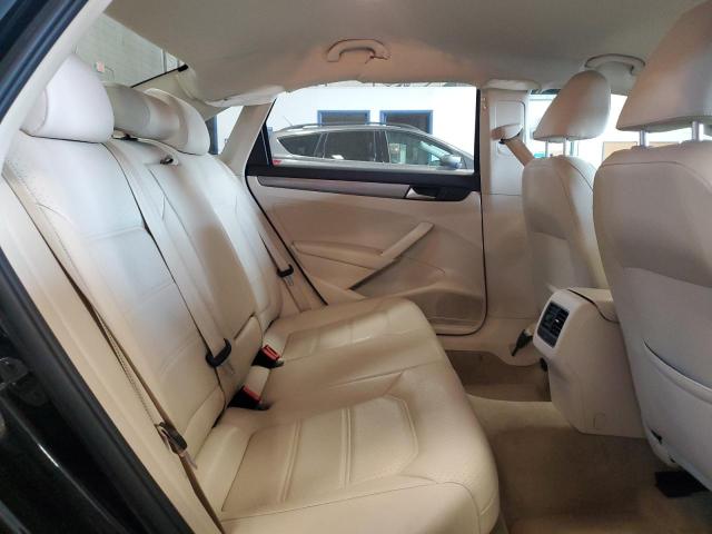 1VWBV7A35FC056094 - 2015 VOLKSWAGEN PASSAT SE BLACK photo 10