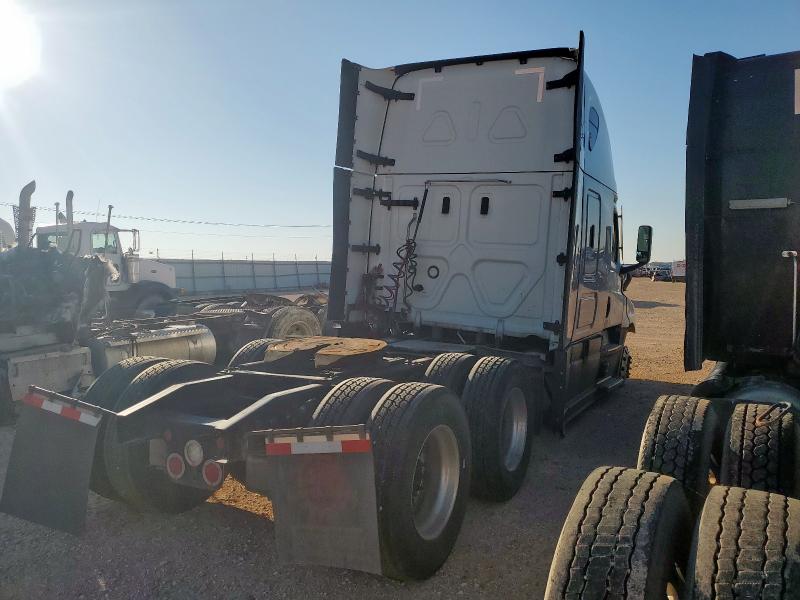 3AKJHHDR6NSMX6115 - 2022 FREIGHTLINER CASCADIA 1 WHITE photo 4