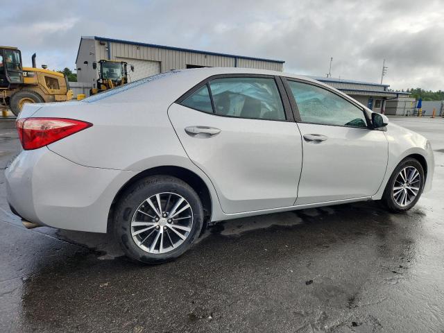 2T1BURHE4JC007574 - 2018 TOYOTA COROLLA L Gümüş foto 3