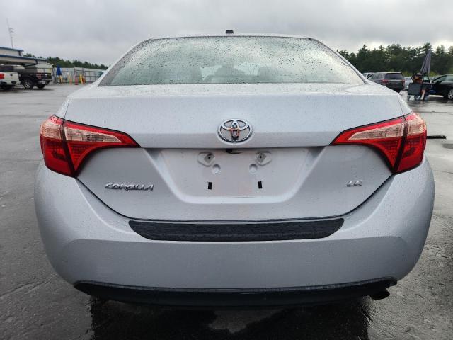 2T1BURHE4JC007574 - 2018 TOYOTA COROLLA L Gümüş foto 6