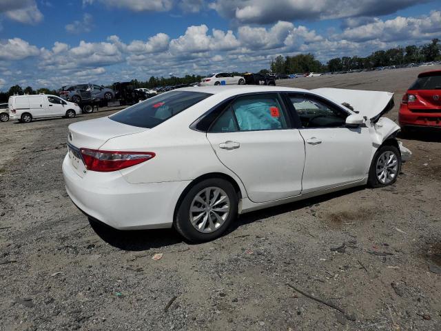 4T1BF1FK2HU800398 - 2017 TOYOTA CAMRY LE WHITE photo 3