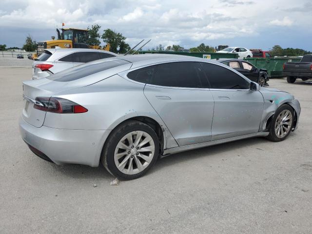 5YJSA1E14HF221675 - 2017 TESLA MODEL S Gümüş foto 3