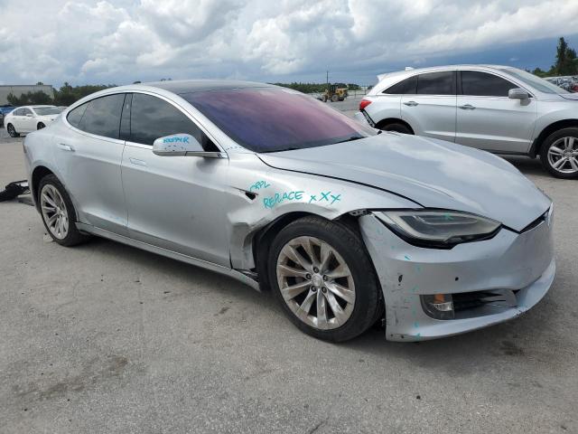 5YJSA1E14HF221675 - 2017 TESLA MODEL S Gümüş foto 4