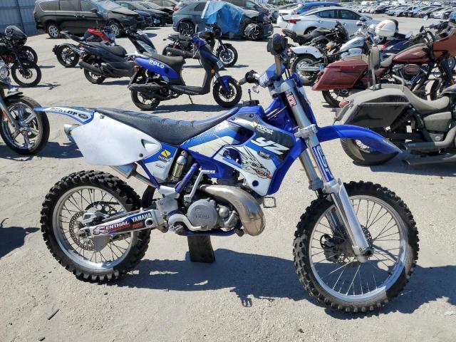 JYACG08C3YA005590 - 2000 YAMAHA YZ250 BLUE photo 1