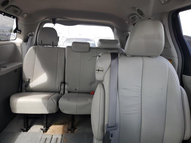 5TDYK3DC2BS127092 - 2011 TOYOTA SIENNA XLE GRAY photo 10