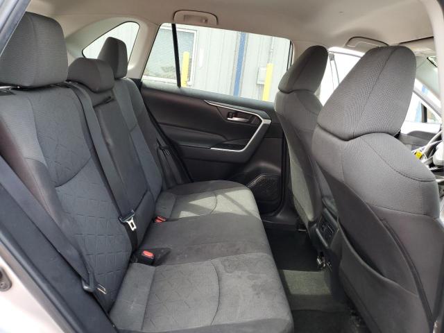 2T3P1RFV8NW278070 - 2022 TOYOTA RAV4 XLE SILVER photo 11