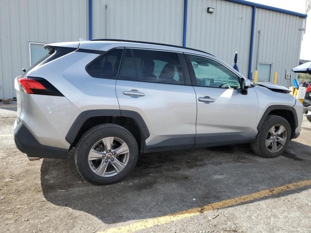 2T3P1RFV8NW278070 - 2022 TOYOTA RAV4 XLE SILVER photo 3
