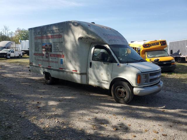 1GBJG31RXY1266358 - 2000 CHEVROLET EXPRESS 35 WHITE photo 4