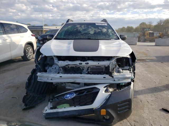 4S4BTGUD5N3157904 - 2022 SUBARU OUTBACK WILDERNESS WHITE photo 5