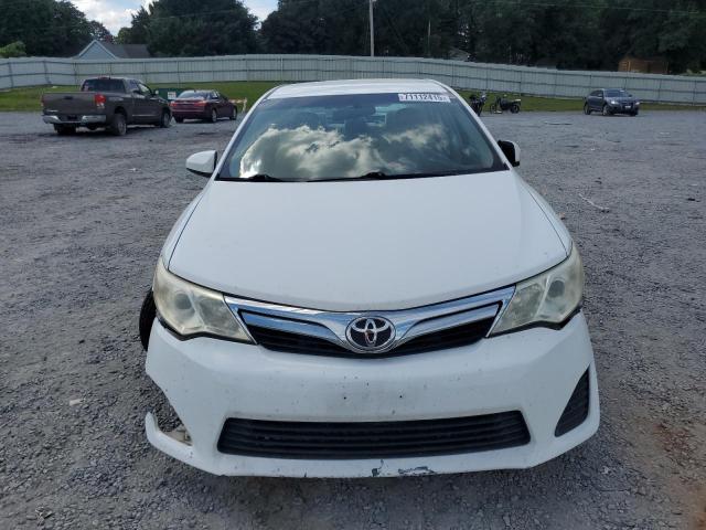 4T4BF1FK8CR193552 - 2012 TOYOTA CAMRY BASE WHITE photo 5