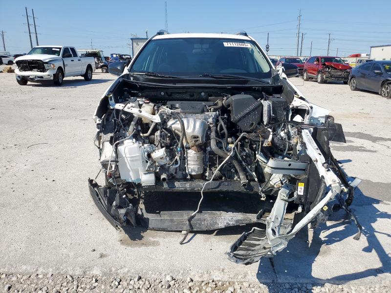 JTMZFREV8GJ096009 - 2016 TOYOTA RAV4 LE WHITE photo 5