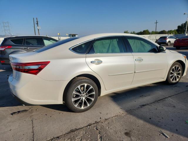 4T1BK1EB8HU263369 - 2017 TOYOTA AVALON XLE WHITE photo 3