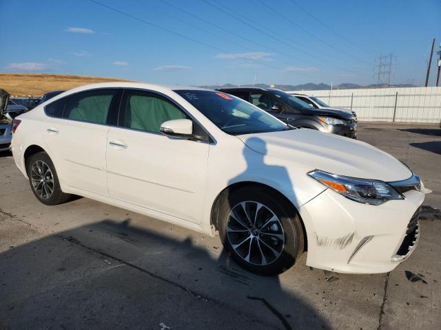 4T1BK1EB8HU263369 - 2017 TOYOTA AVALON XLE WHITE photo 4