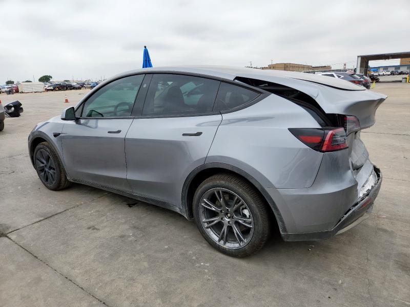 7SAYGDED8SA343418 - 2025 TESLA MODEL Y GRAY photo 2