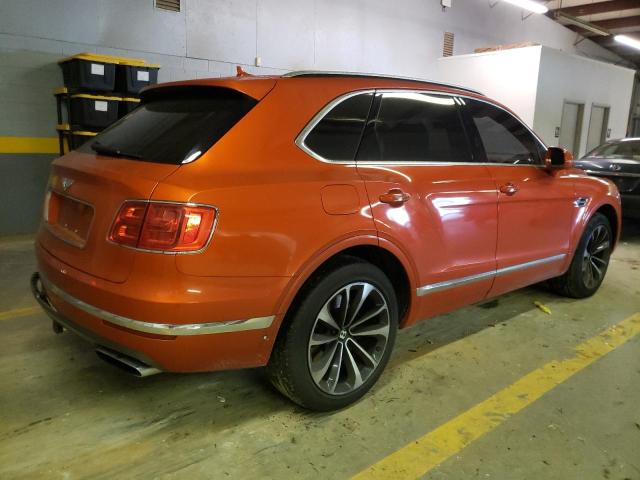 SJAAC2ZV2JC021908 - 2018 BENTLEY BENTAYGA ORANGE photo 3