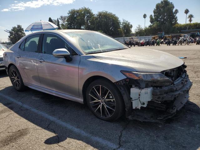 4T1G11AK2RU881366 - 2024 TOYOTA CAMRY SE NIGHT SHADE SILVER photo 4