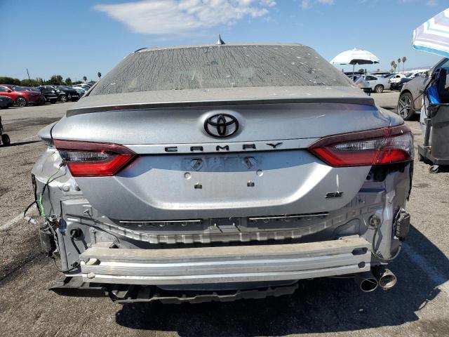 4T1G11AK2RU881366 - 2024 TOYOTA CAMRY SE NIGHT SHADE SILVER photo 6