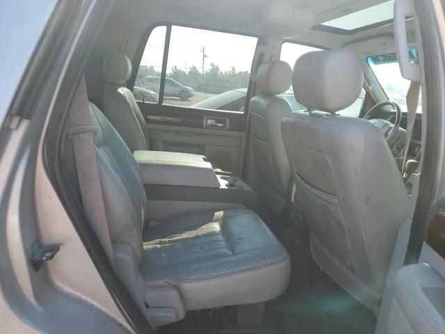 5LMFU28R94LJ23919 - 2004 LINCOLN NAVIGATOR ვერცხლისფერი ფოტო 11