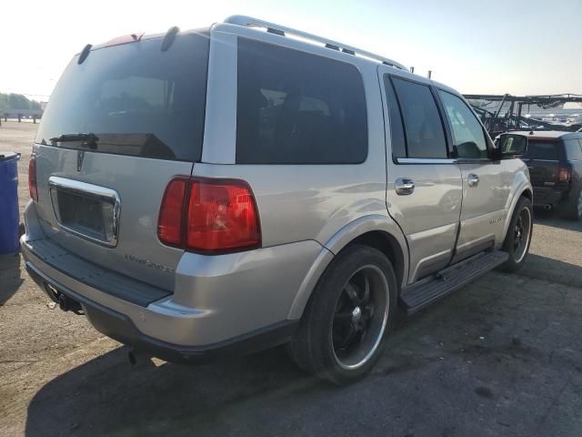 5LMFU28R94LJ23919 - 2004 LINCOLN NAVIGATOR ვერცხლისფერი ფოტო 3