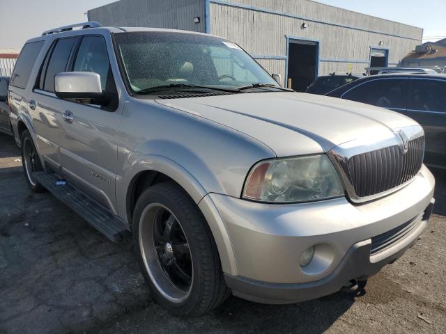 5LMFU28R94LJ23919 - 2004 LINCOLN NAVIGATOR ვერცხლისფერი ფოტო 4