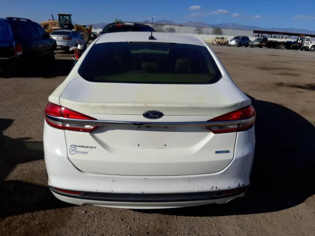 3FA6P0HDXHR132665 - 2017 FORD FUSION SE WHITE photo 6