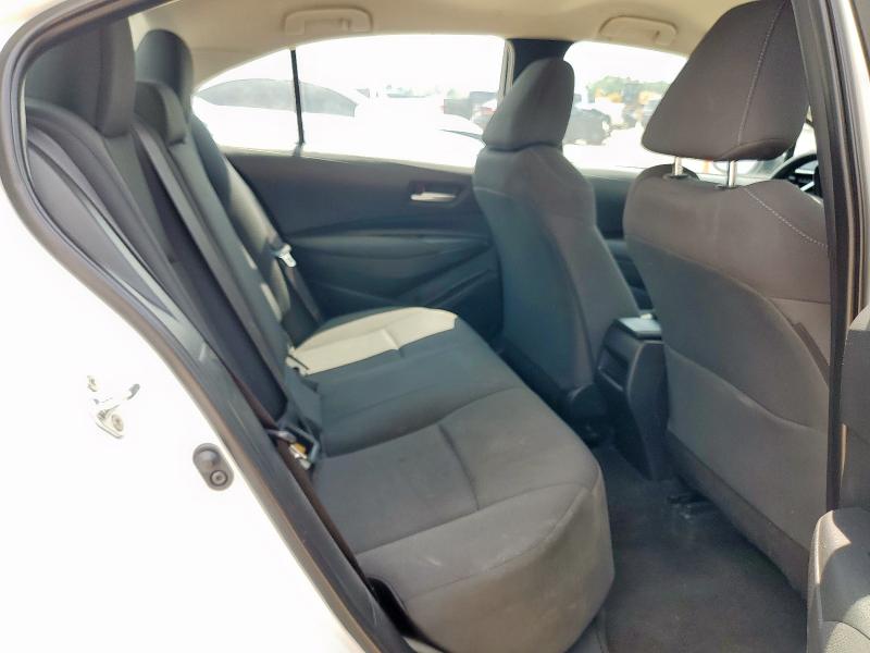 5YFEPMAE8MP243859 - 2021 TOYOTA COROLLA LE WHITE photo 10