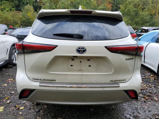 5TDEBRCH0MS031175 - 2021 TOYOTA HIGHLANDER HYBRID PLATINUM WHITE photo 6