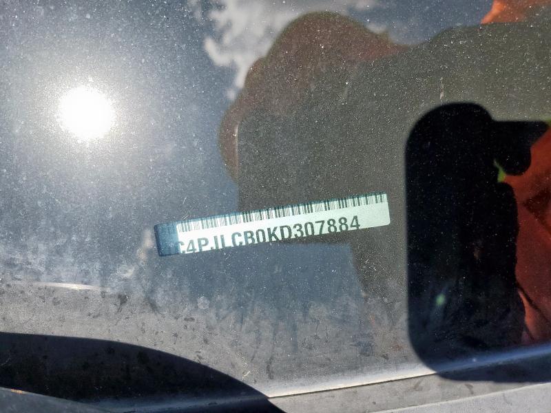 1C4PJLCB0KD307884 - 2019 JEEP CHEROKEE LATITUDE შავი ფოტო 13