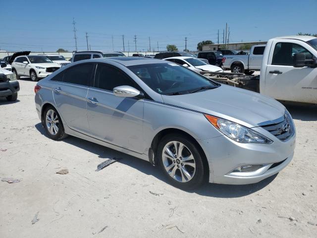 5NPEC4AC6BH182273 - 2011 HYUNDAI SONATA SE SILVER photo 4