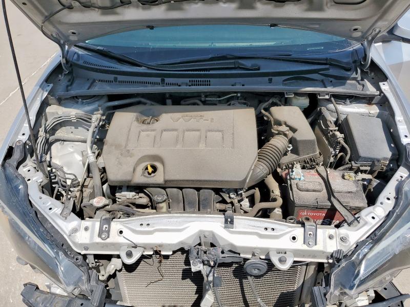 5YFBURHE7KP900601 - 2019 TOYOTA COROLLA L ვერცხლისფერი ფოტო 11