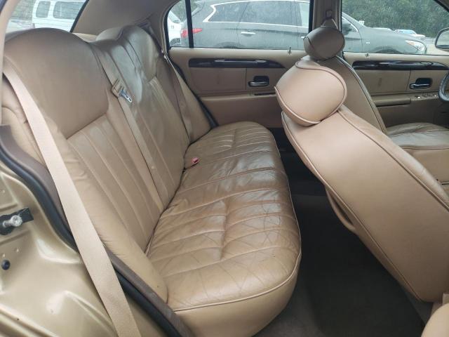 1LNFM81W4WY661293 - 1998 LINCOLN TOWN CAR EXECUTIVE GOLD photo 10